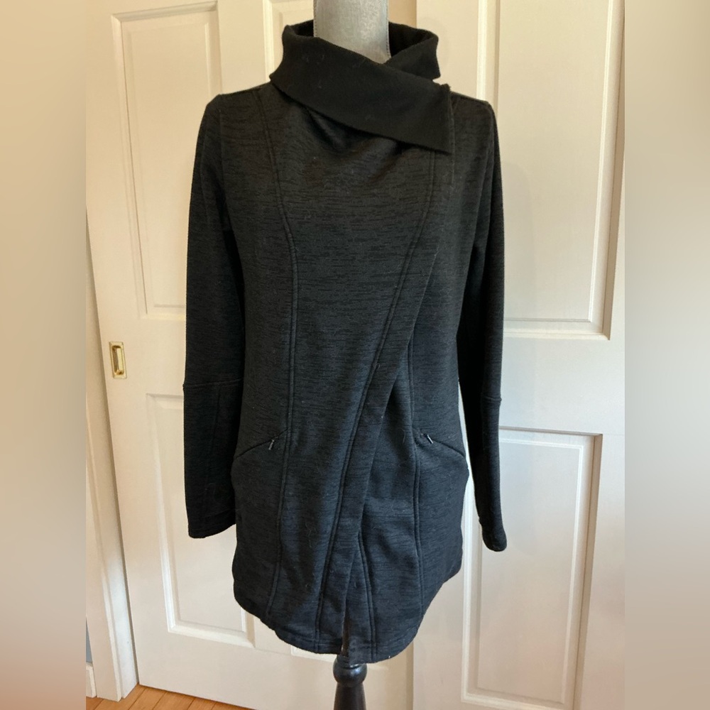 Zella Women’s Asymmetrical Zip Black Sweater Tunic